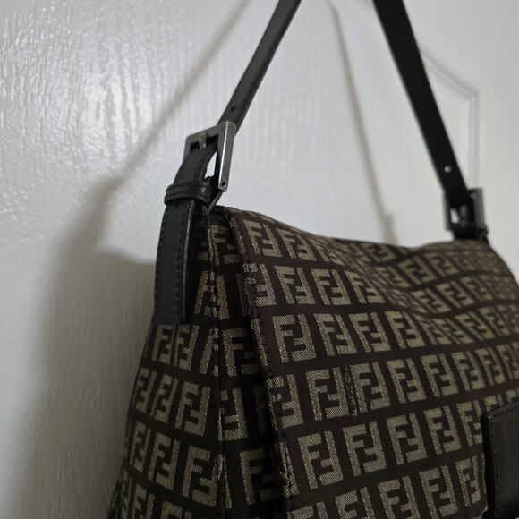 Authentic Fendi brown canvas signature FF Baguette Bag - Picture 10 of 15